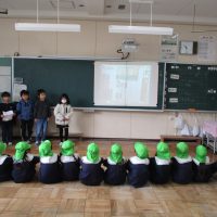 ひめ幼稚園の年長さんと交流（1年生）