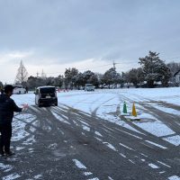 新しい駐車スペースで安心・安全な登校を実現