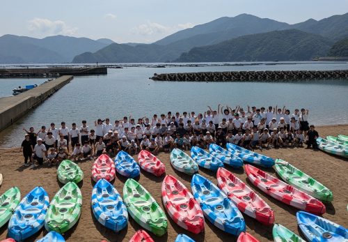 浜辺でビーチバレー（阿納研修⑫）