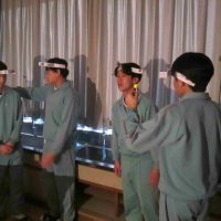 月は東に　日は西に