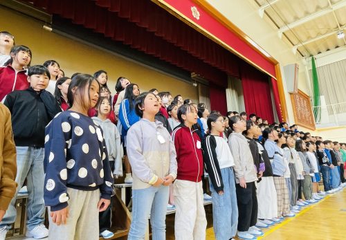 初めての学年合唱♪ 初めての学年合唱♪