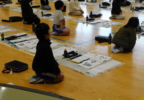 明るい心（3年生：書初め会）