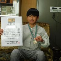 栄光を讃える ５７