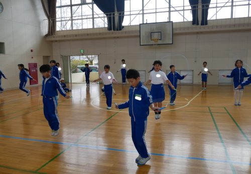 学年なわとび大会