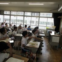 岐阜県庁の統計課の方をお招きして、統計について学びました