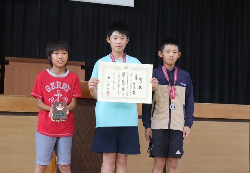 頑張っているあなたに拍手（伏見兼山野球団）