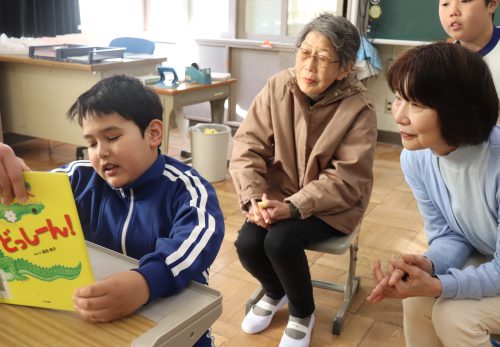 今日はサークルのみなさん📕