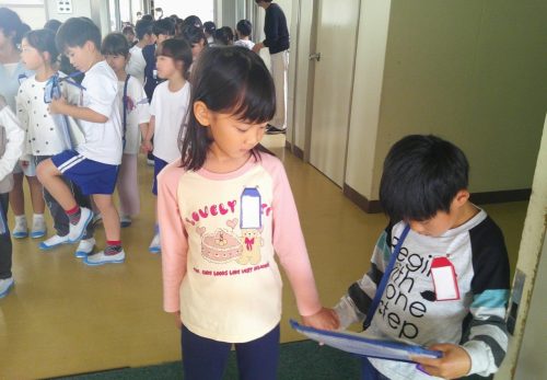 ２年生　１年生に学校案内