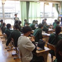 ５月１３日（火）   初任者研修　公開授業