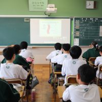 将来に向けて丈夫な骨づくりを考えよう！（1年生）