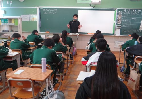 １２月２日（火）　道徳の授業