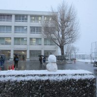 1月24日(水)　寒い！雪だぁ　3年生面接練習
