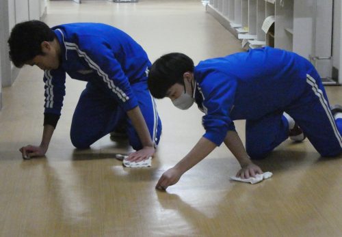 どんな時も姿で示す３年生